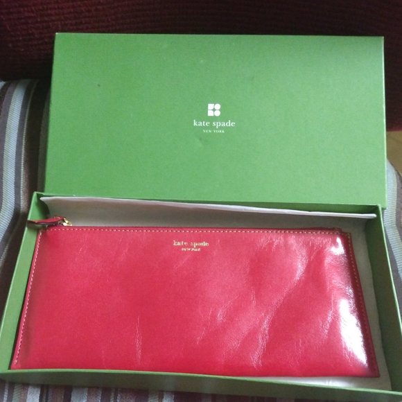 ❤️KATE SPADE RED LEATHER Cosmetic Makeup Wallet Clutch with Box - Picture 1 of 6